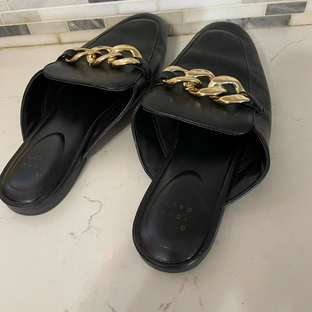 A New Day Black Slip on lounge flat slipper shoes faux gold chain accent size 11